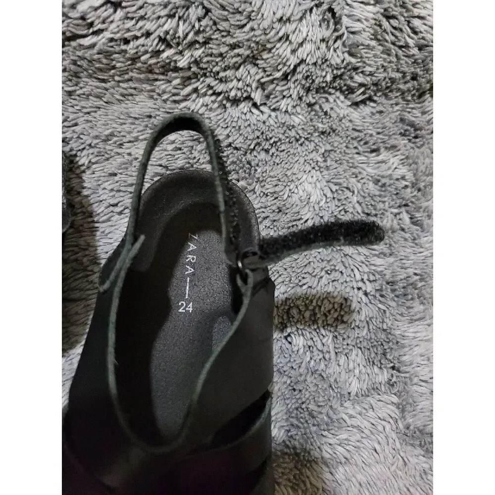 Zara Black Leather Sandals size 24